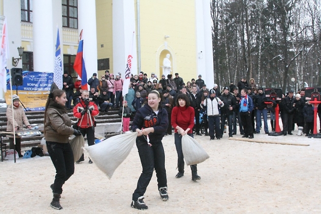 Мастер в гуще событий...