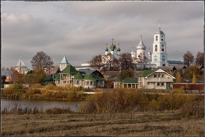 Светлый день у Никитского мужского монастыря