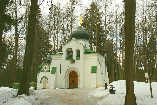 Церковь Спаса Нерукотворного в Абрамцево.