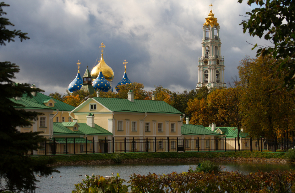 Сайт г сергиев посад. Сергиев Посад город. Сергиев Посад климат. Троице-Сергиева Лавра пруд. Пейзаж Сергиев Посад.