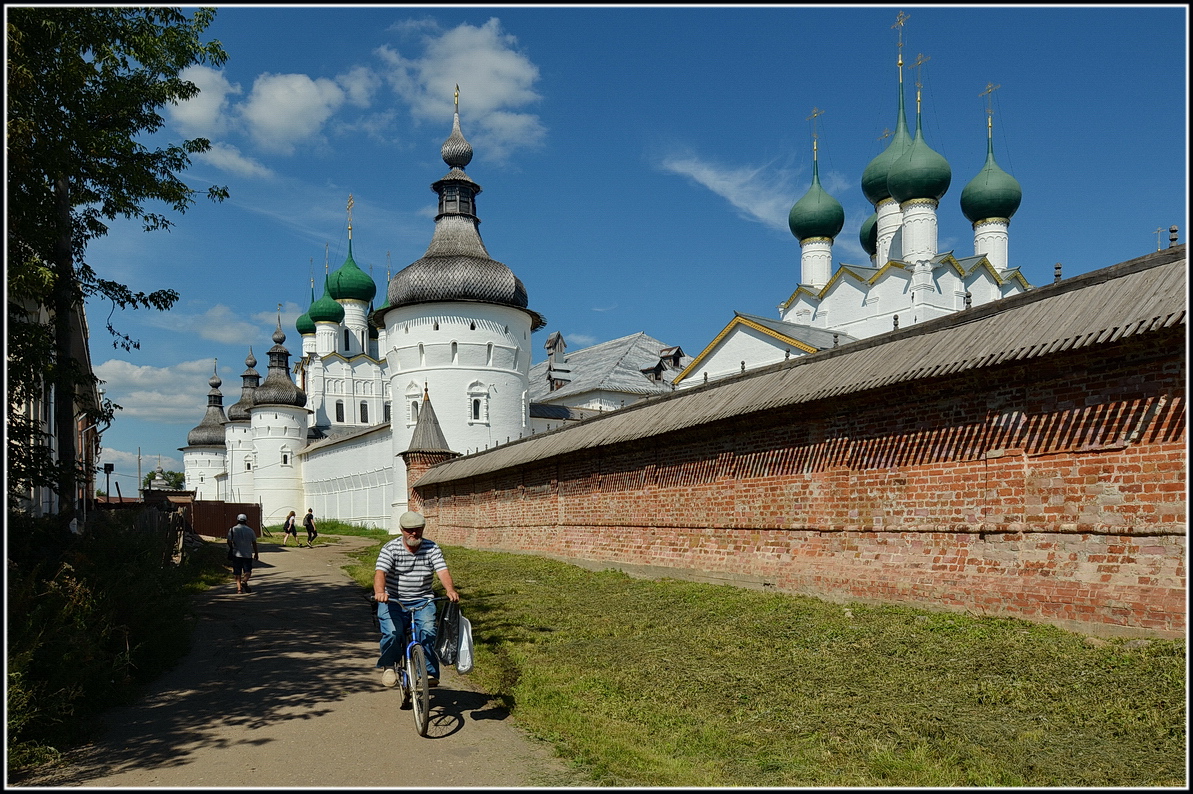 Квартиры в ростове великом ярославская область. Ростов Великий. Ростов Великий улицы. Селиванов Ростов Великий. Главная улица Ростова Великого.