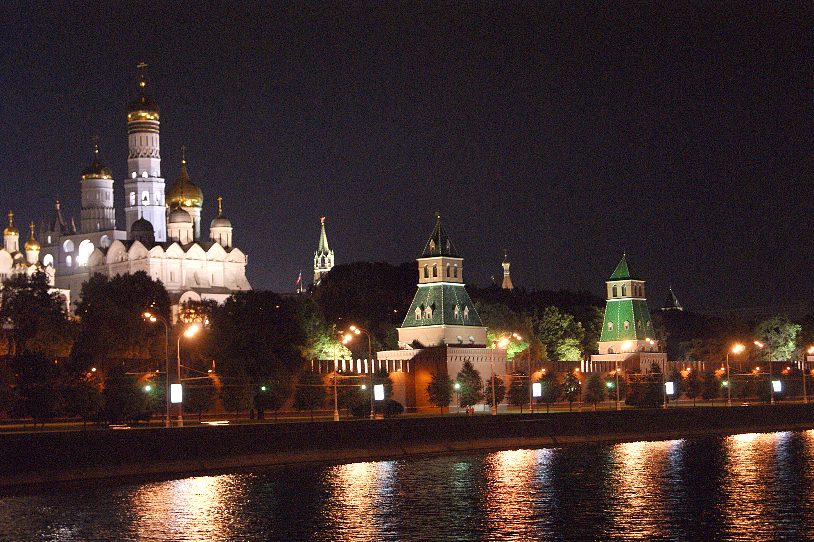 Москва предоставляется. Москва. Ночная Москва. Ночной Кремль. Ночная Москва центр.